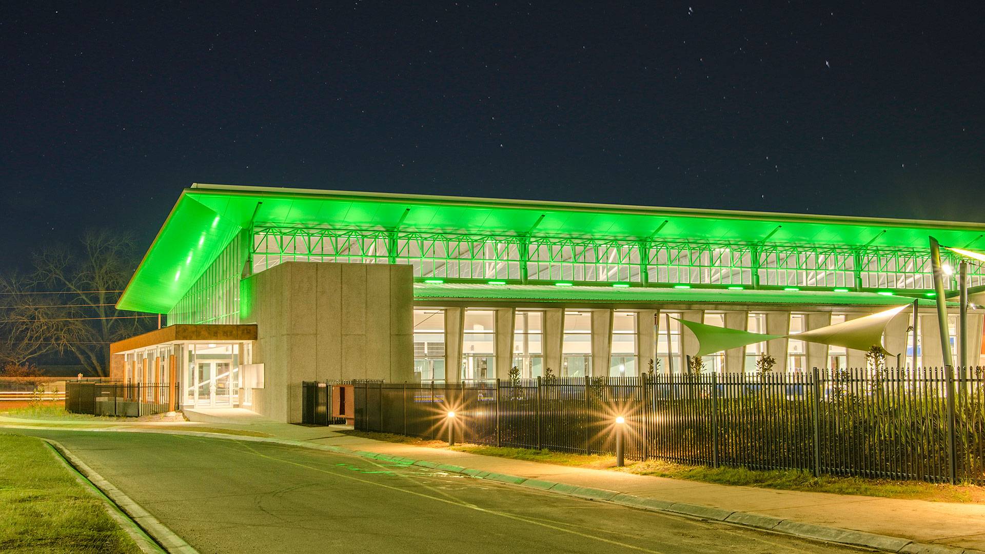 Maxis high-power linear floodlight in application, installed in The Ballarat Aquatic & Lifestyle Centre. The striking structure has quickly become a local icon.