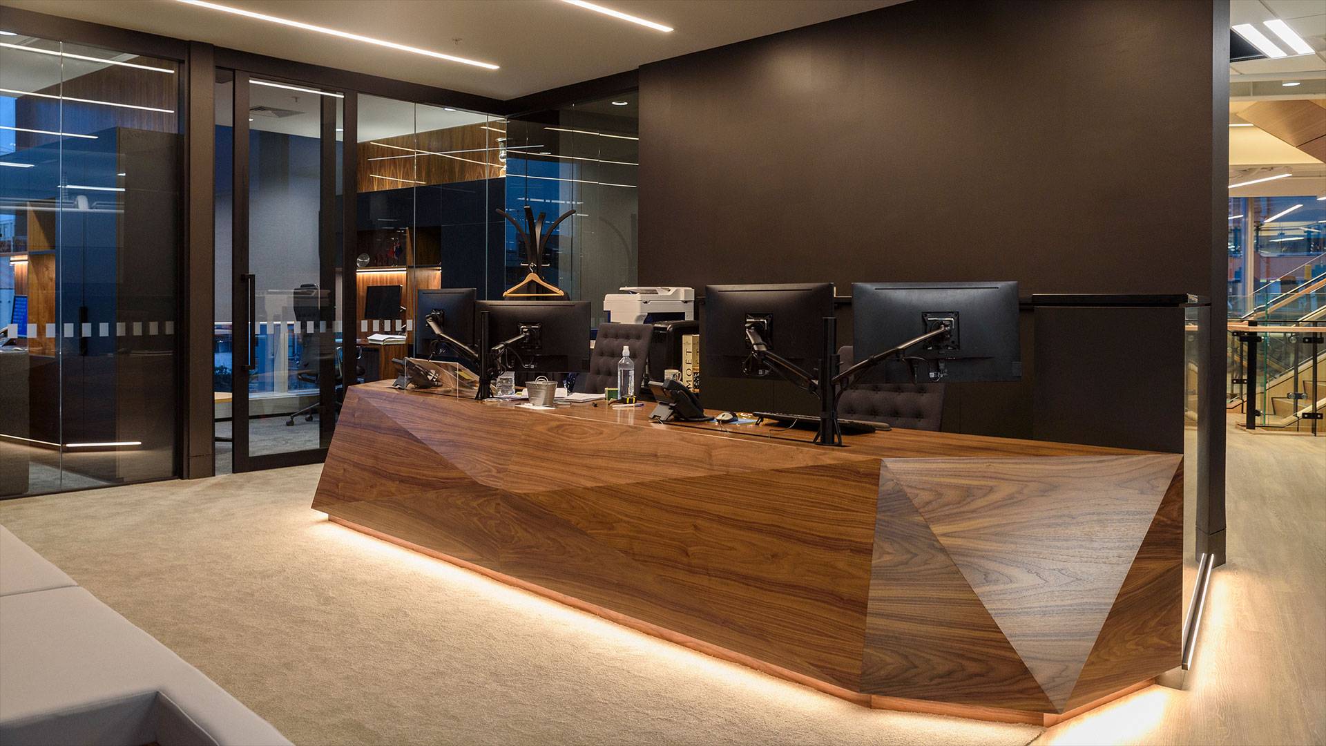 Primo CC illuminates the curved coves and Multo is used in all the joinery throughout.