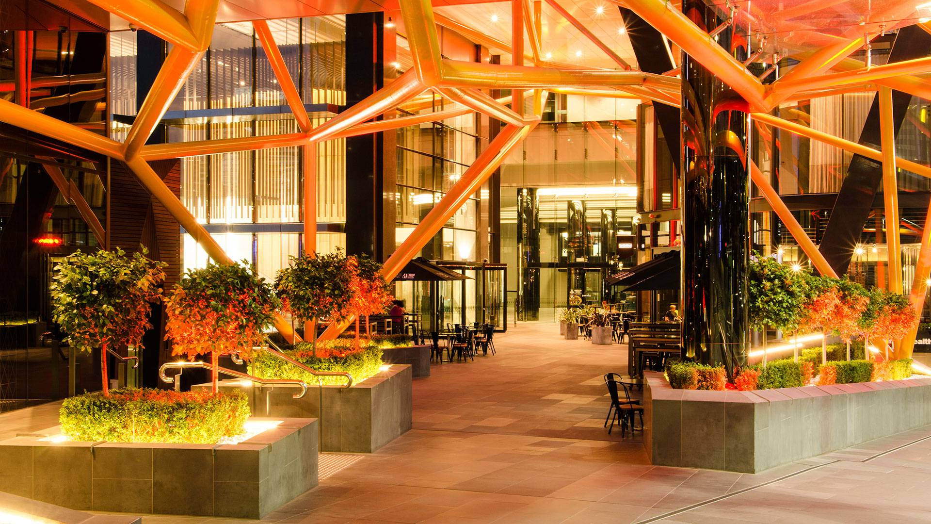 Collins Square is home to many cafes, restaurants, fashion, grocery and specialty retailers. Many pedestrians pass daily through the forecourt and relaxed alfresco area, part of the retail mix at Collins Square.