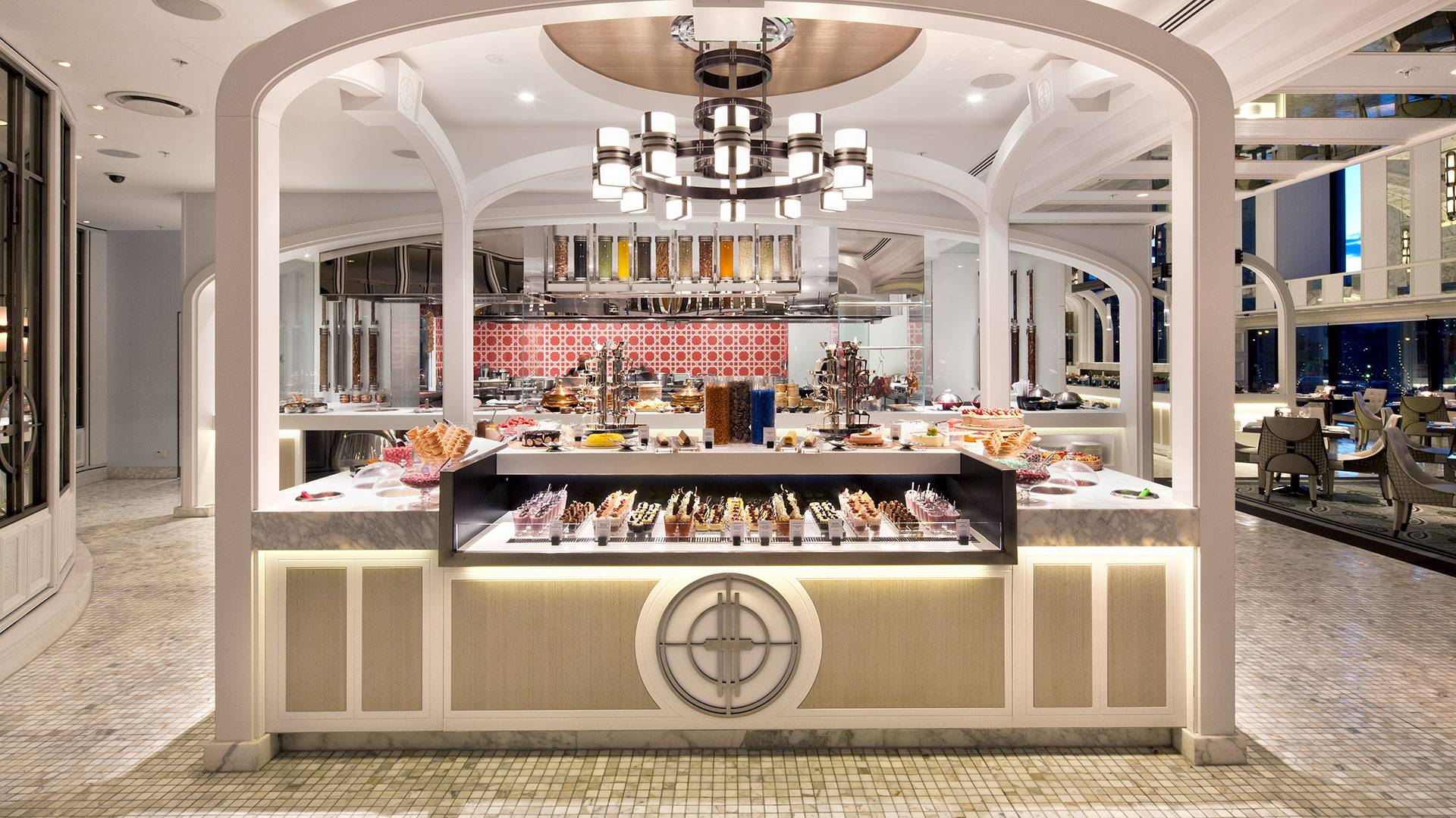 Slim LED strip in application, installed in the Conservatory Brasserie in Melbourne. Primo X2 with an IP68 rating was also IP rated used in the food display which made it possible to submerse the installation inside the ice trough.