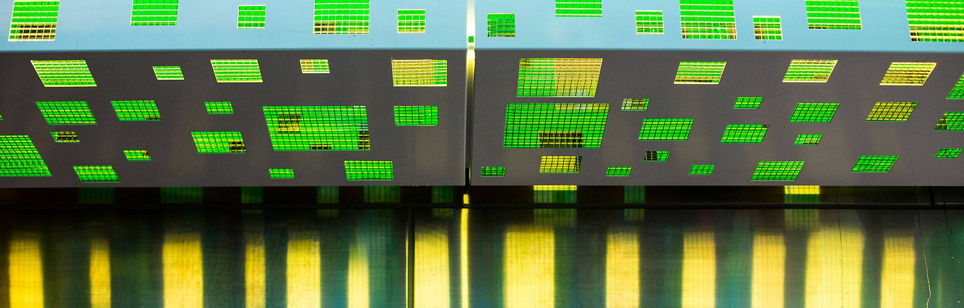 This Deakin signage project entailed installing a multitude of white, RGB and RGBW linear luminaires to illuminate and transform the iconic Cube.


