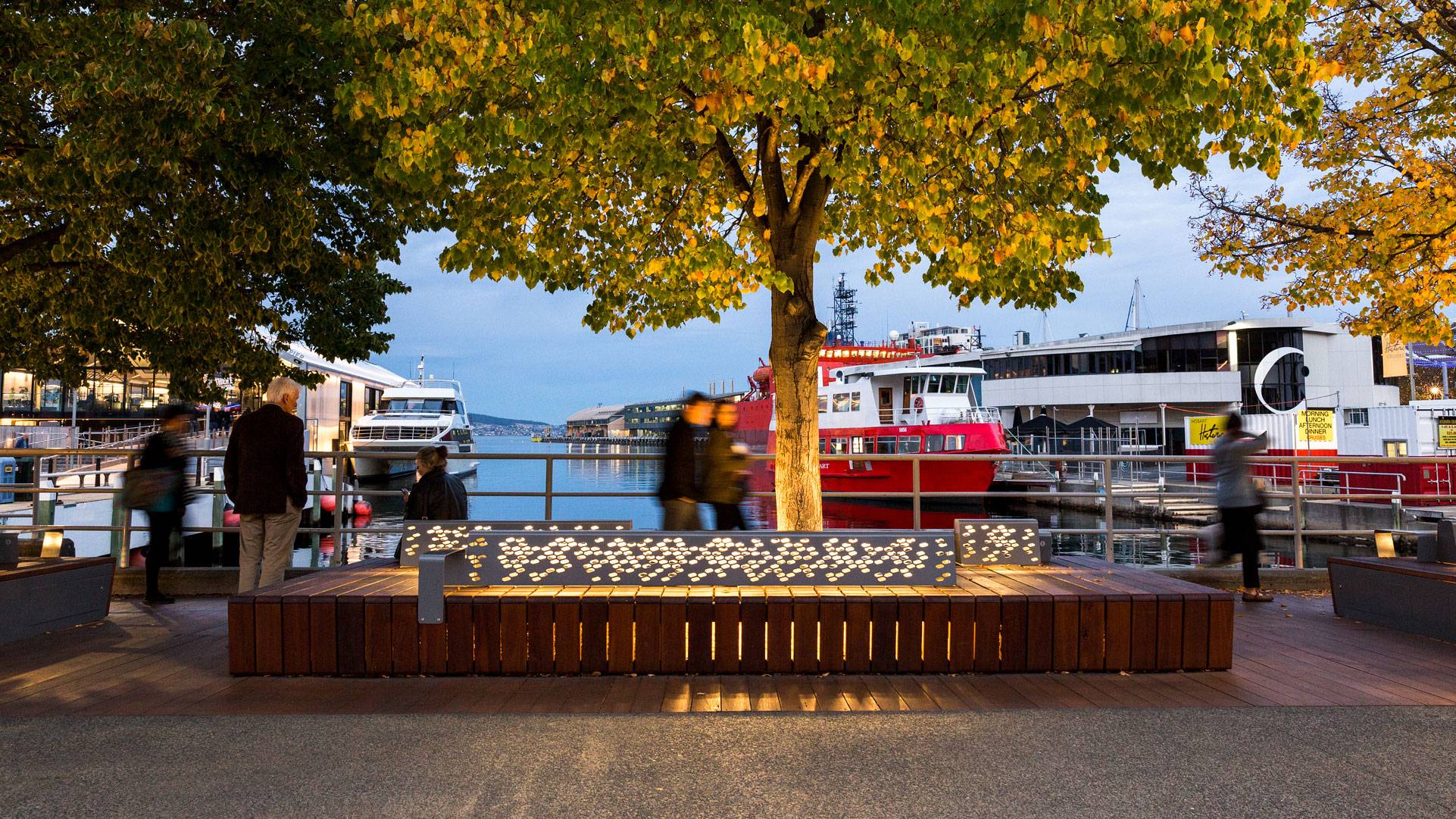 Primo X2 and Maxis UG luminaires were selected to feature light the waterfront seating and urban landscape area.