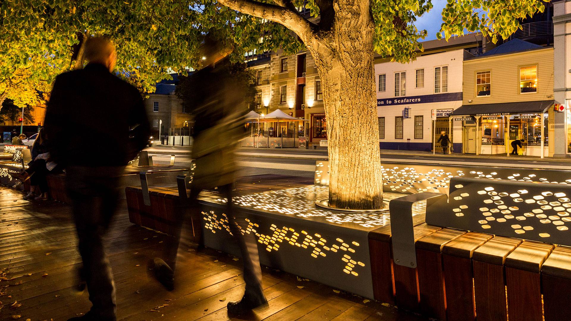 Primo X2 and Maxis UG luminaires were selected to feature light the waterfront seating and urban landscape area.