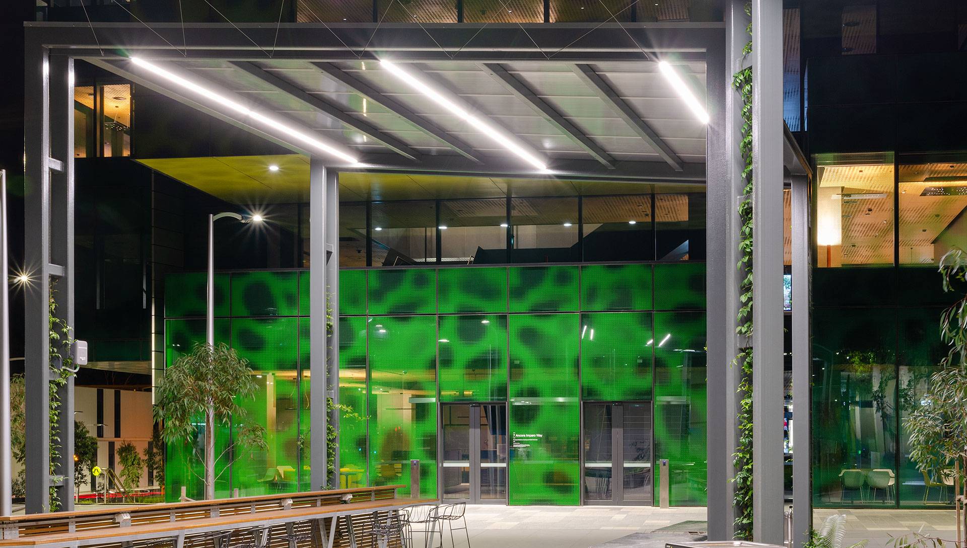 The subtle yet lustrous flow of light brings calming ambience to the study zone at Monash University Clayton. The smooth effect of serenity is achieved with Electro IP - a robust luminaire with the homogenous light output. 