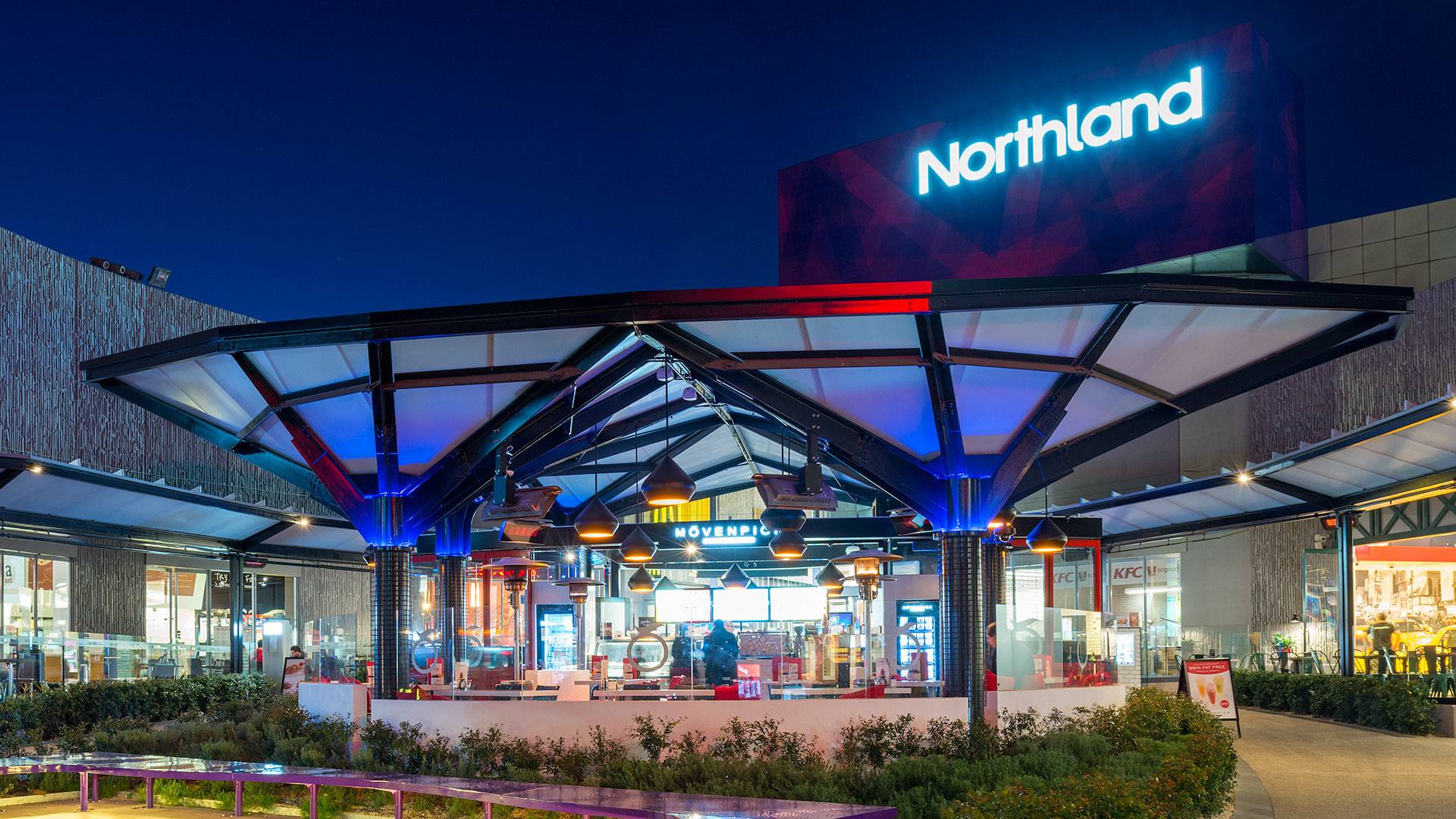 Small segments of Spectrum were all that was required to uplight the rooftop of this canopy. The segments can be tuned to different colours or programmed to run through a sequence to suit festive days or simply as an element of surprise for shoppers.