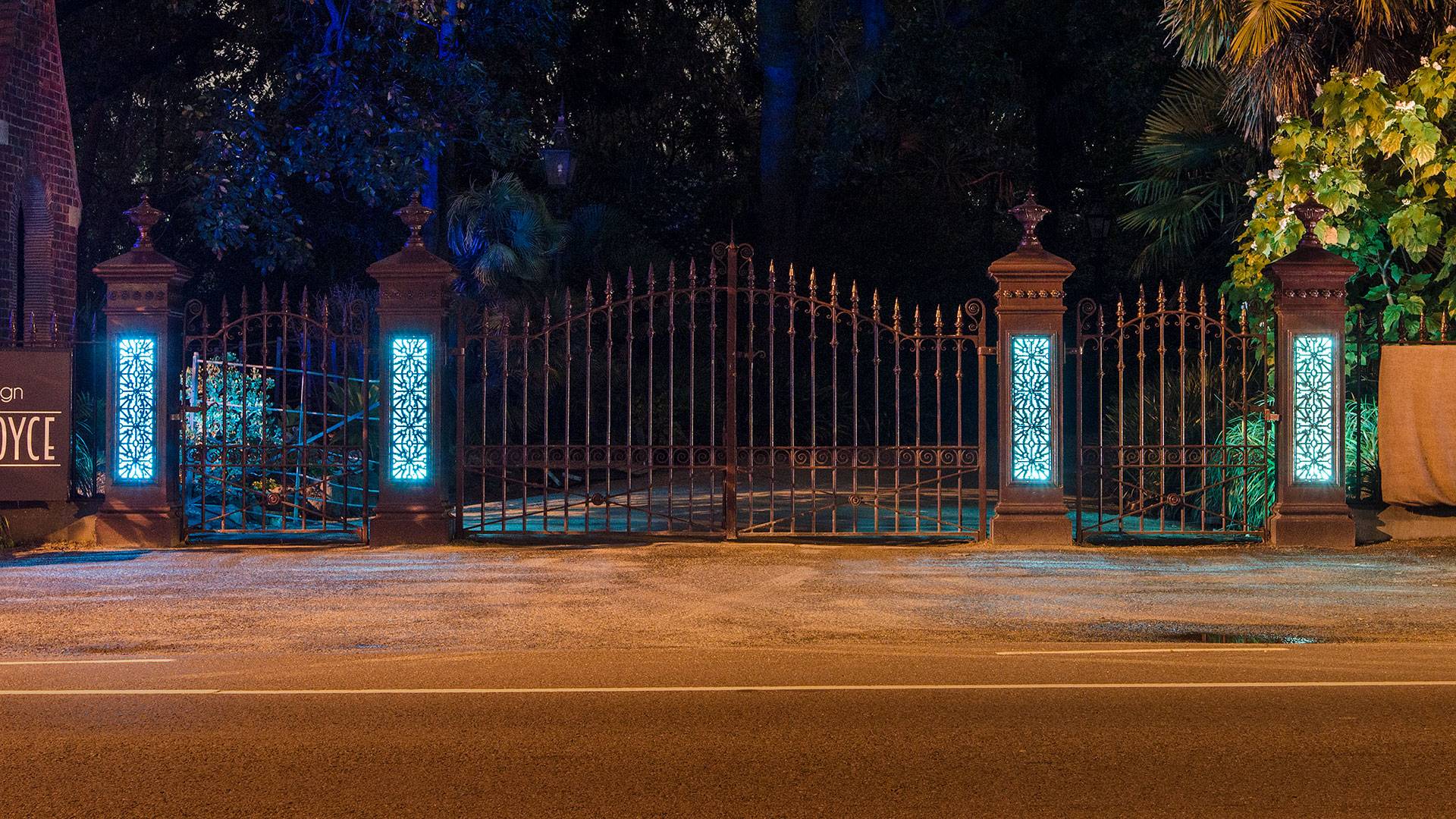 Latitude luminaires dot the Hawthorn Road entrance and Spectrum backlights 6 wrought iron pillars at the entrance.