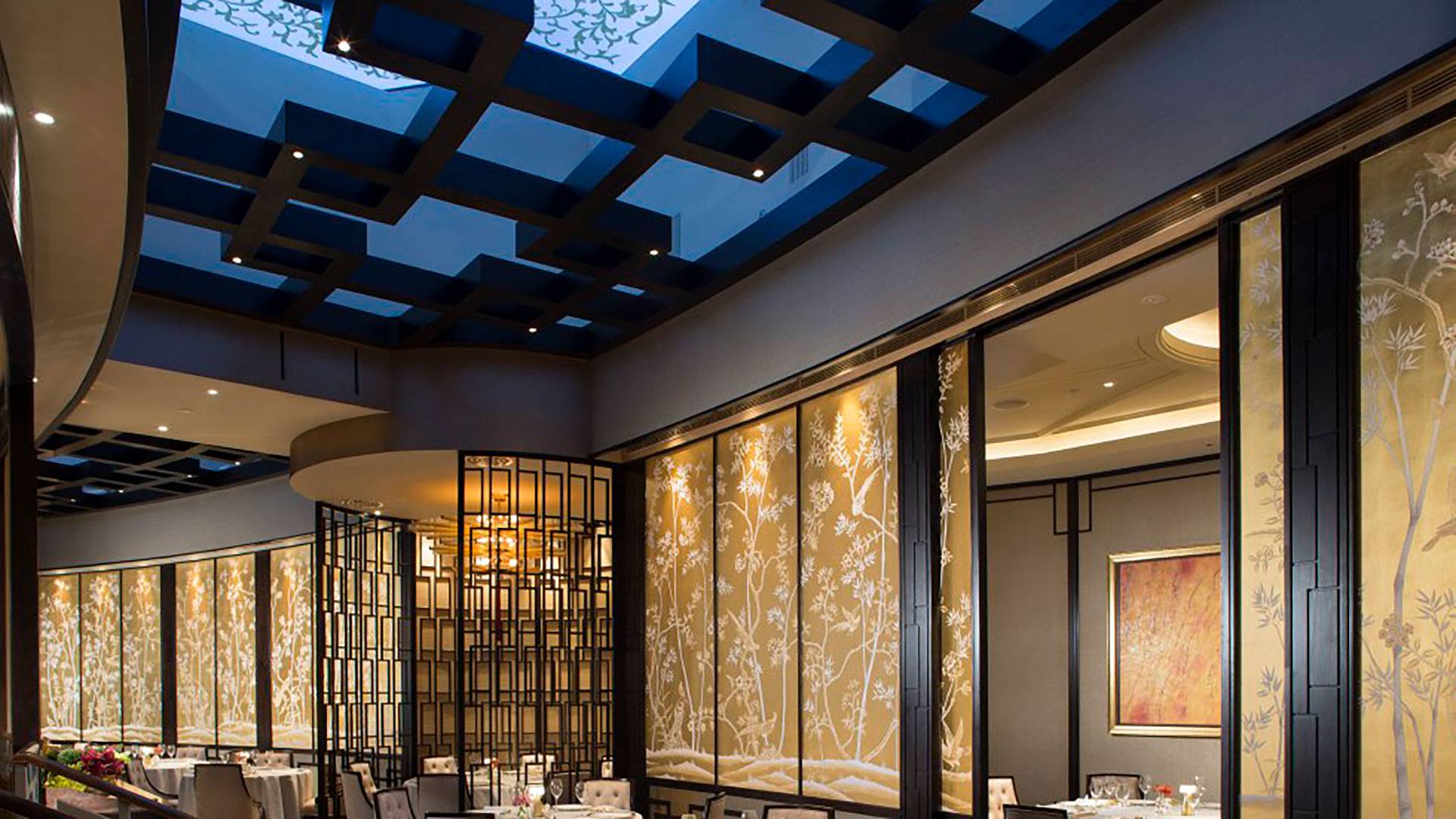 Aduro high-performance indirect LED strip in application, installed in the Silks Restaurant in Perth. Beautiful architectural lighting with a high CRI. 