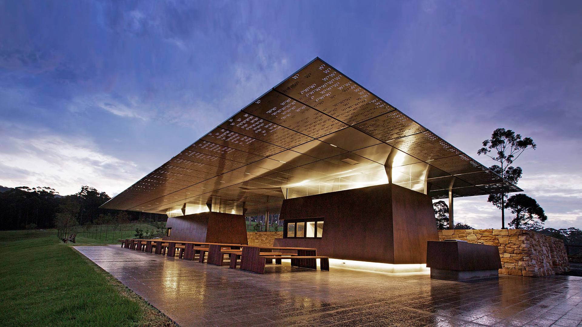 The architecture is given a rush of life using warm colour temperatures with low glare custom louvred Max Mini IP fittings. The structural pillars and ceiling lines appear to defy gravity with halos created by Aduro X2.