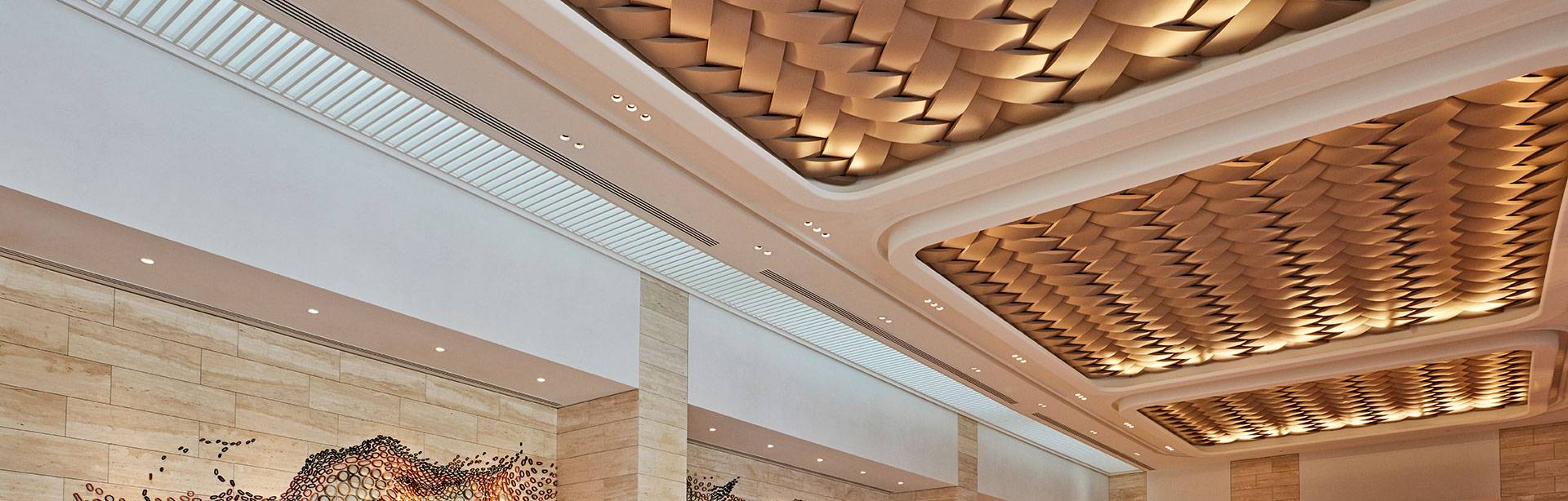 Aris is a compact and understated linear architectural luminaire.