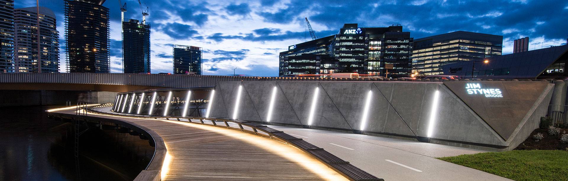 Electro is a compact and understated linear architectural marker luminaire with homogeneous light output.