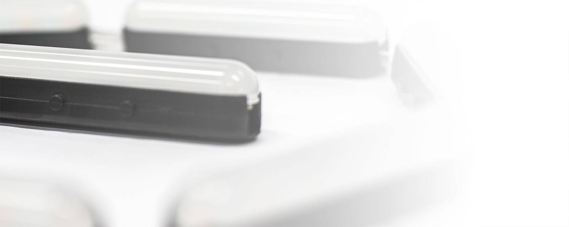Multo CC is a rigid chain module that has flexible connection in between modules, enabling use in curved coves and pelmets, while retaining efficacy and durability of rigid technology.