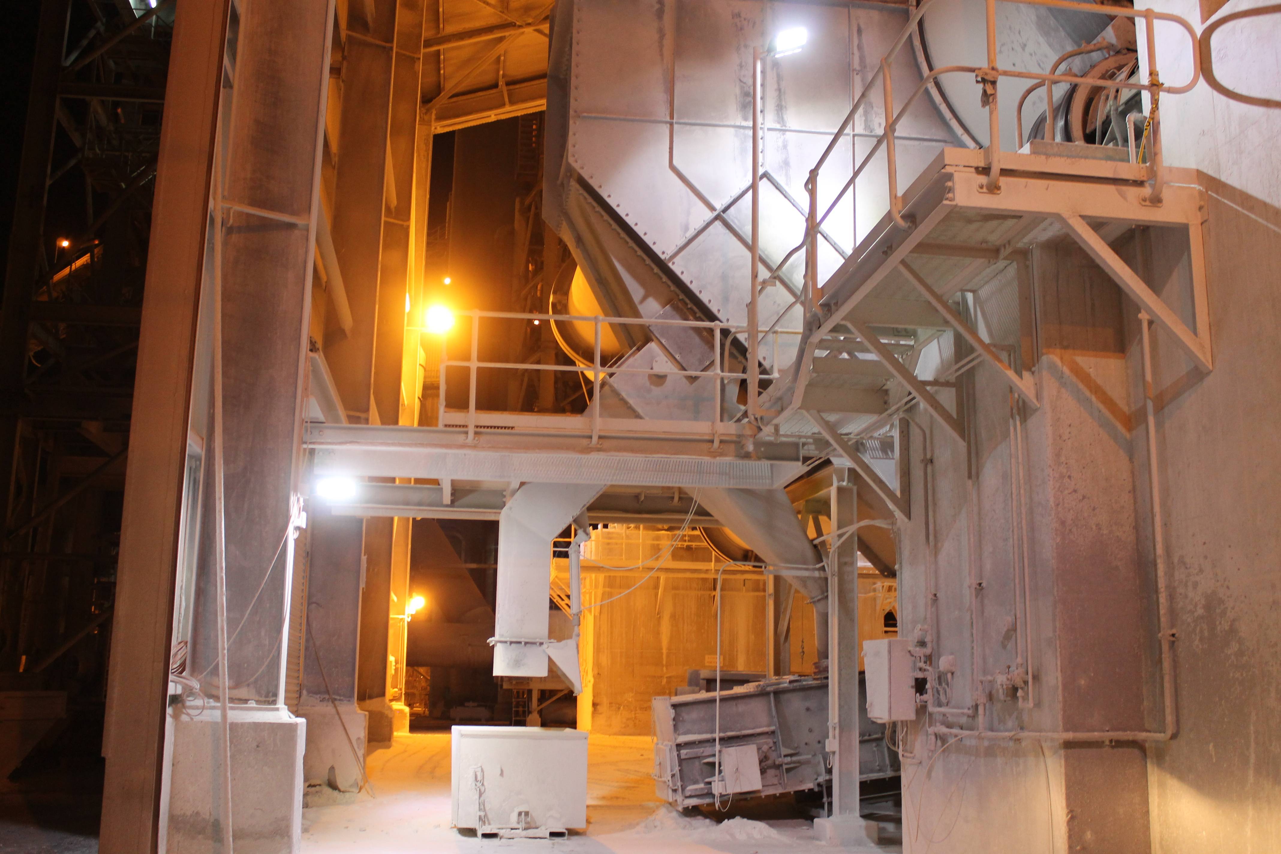 Coolon DLKs are installed on a cement manufacturing plant in Munster. 