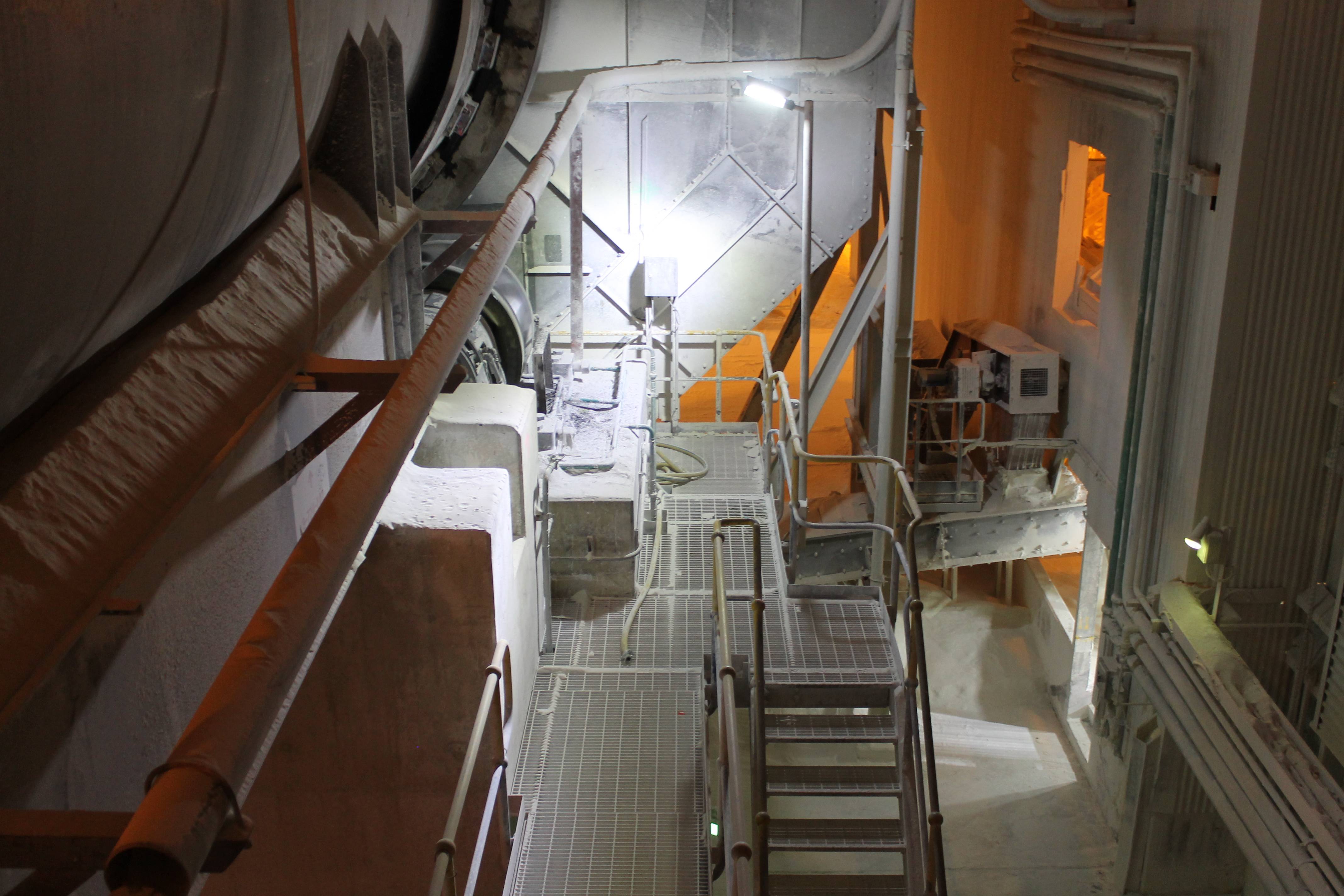 Coolon DLKs are installed on a cement manufacturing plant in Munster. 