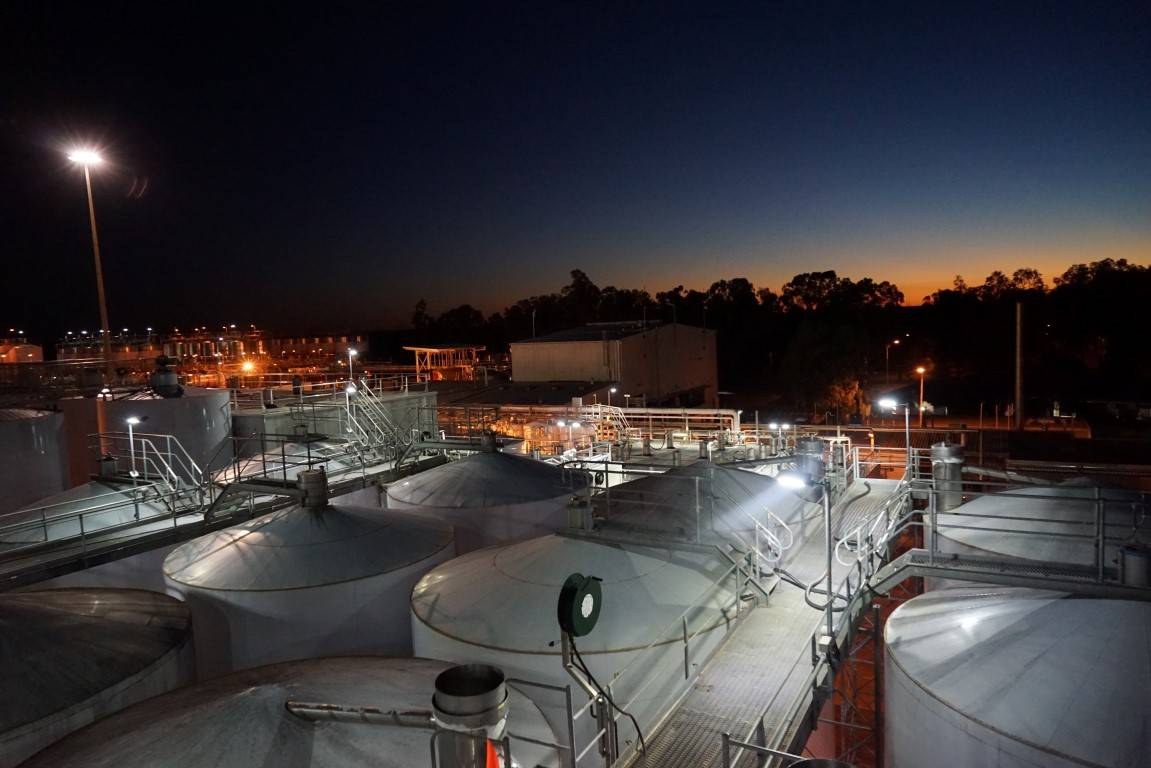 A replacement project updating HPS lights to Coolon DLKs on a large winery in Mildura. Bright industrial LED Lighting.