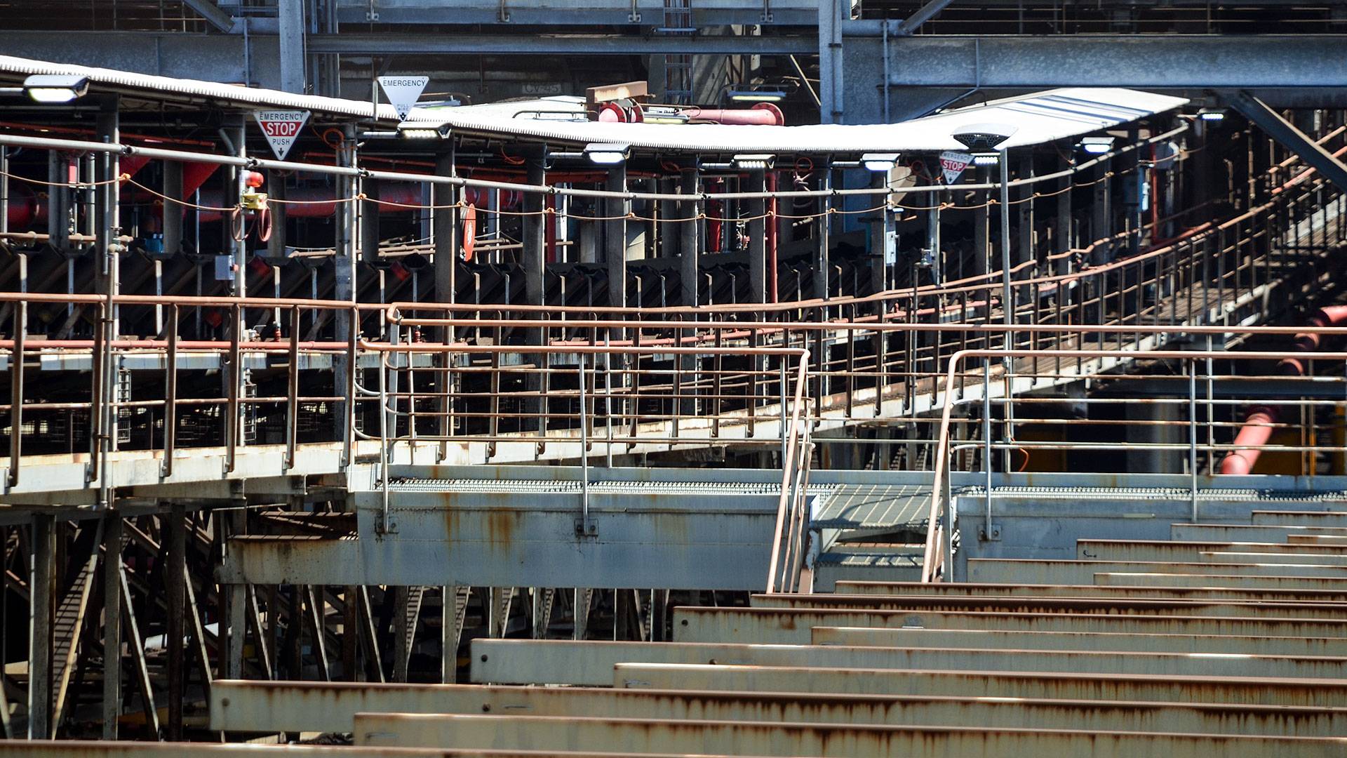 ExDLK LED Conveyor / Are light in application, installed on an industrial conveyor