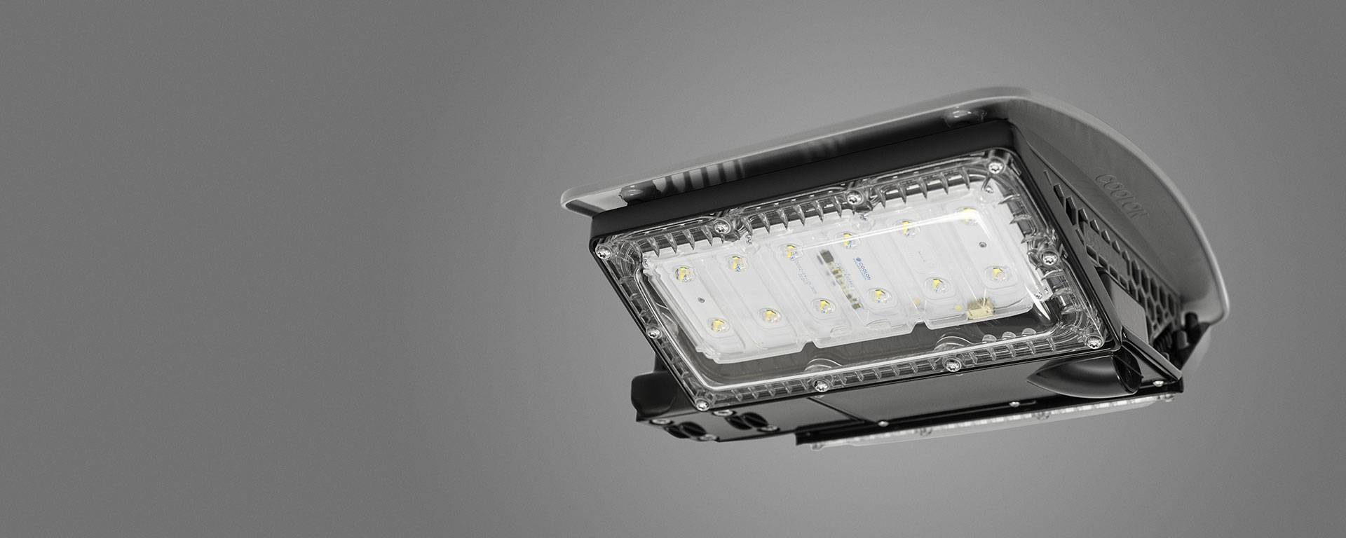 Unlike conventional conveyor lights ExDLK was designed to withstand constant abuse.
Resistant to Vibration
Impact / Shock Proof
Chemical Resistant
High Pressure Washable
Unaffected by Severe Temperature Variations