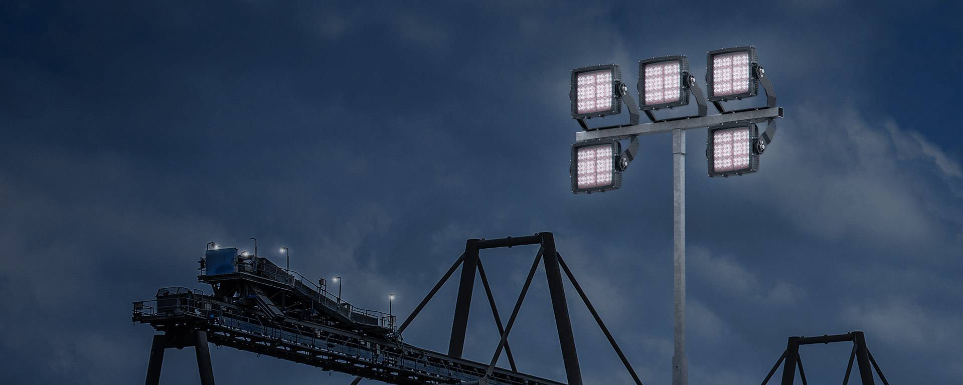Revolutionary power management allowing for up to 50 metres of separation between power supply and luminaire with minimal system loses.