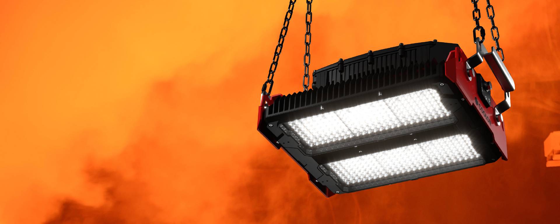 Equipped with a robust bracket and traditional
chain suspension, STELLAR offers diverse
installation options for different applications.