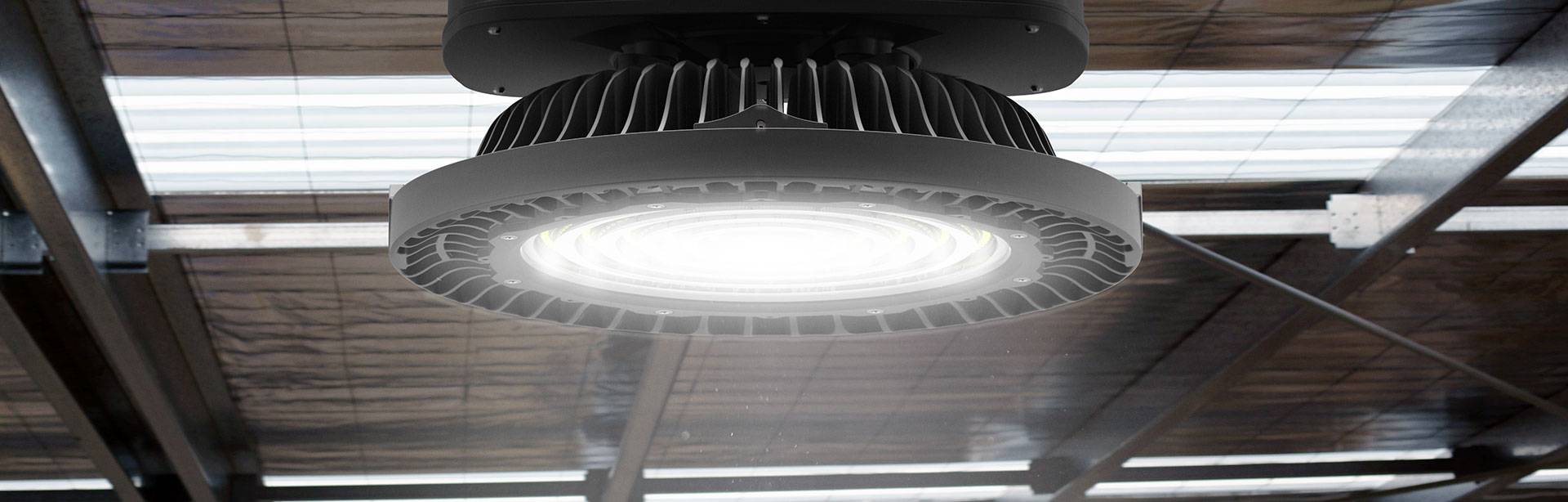The Zeeno is a compact and powerful high bay that has been engineered to withstand electrical surges that typically damage conventional high bays. 